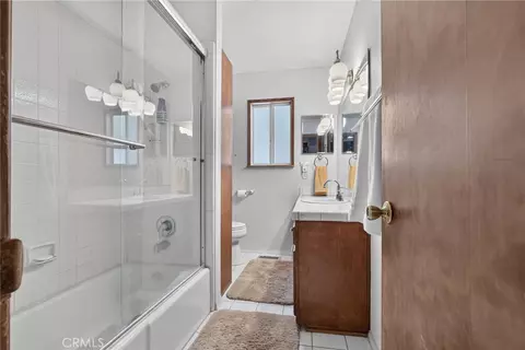 Bath - 1902 Virginia, Wrightwood, CA 92397 photo 5 of 6