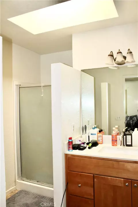 Bath - 951 Chateau Way, Barstow, CA 92311 photo 2 of 2