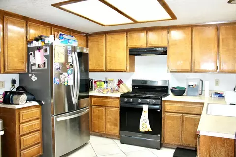 Kitchen - 951 Chateau Way, Barstow, CA 92311 photo 1 of 2