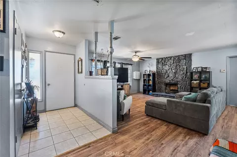Entry Way - 16371 Adelia, Hesperia, CA 92345 photo 1 of 2