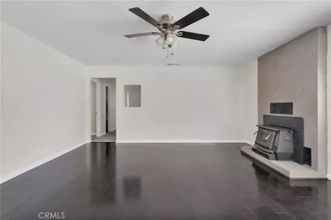 Living - 13861 Osage, Apple Valley, CA 92307 photo 2 of 4