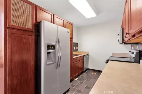 Kitchen - 13861 Osage, Apple Valley, CA 92307 photo 2 of 2
