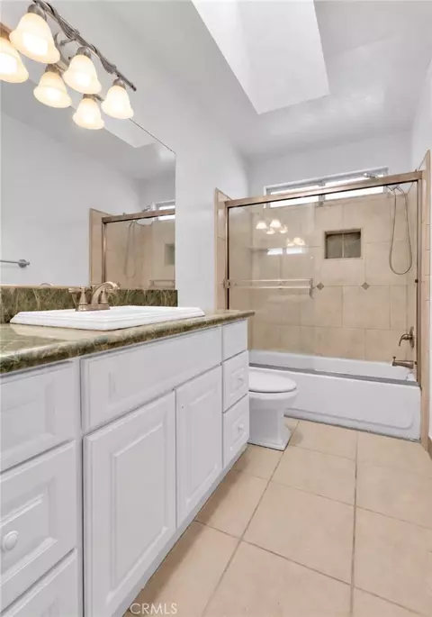 Bath - 18606 Main, Hesperia, CA 92345 photo 1 of 2