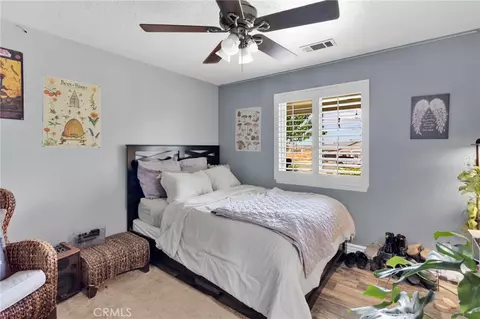 Bedroom - 11846 Ivy Ave, Hesperia, CA 92345 photo 3 of 6