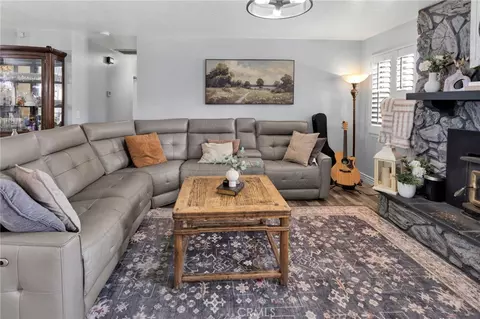 Living - 11846 Ivy Ave, Hesperia, CA 92345 photo 2 of 2