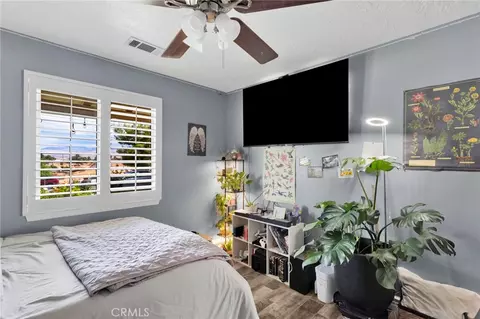 Bedroom - 11846 Ivy Ave, Hesperia, CA 92345 photo 5 of 6