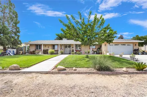 Exterior - 11846 Ivy Ave, Hesperia, CA 92345 photo 3 of 4