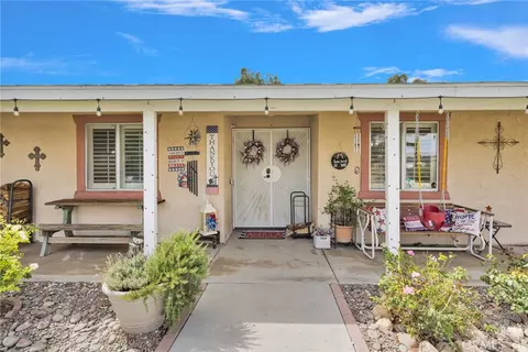 Exterior - 11846 Ivy Ave, Hesperia, CA 92345 photo 4 of 4