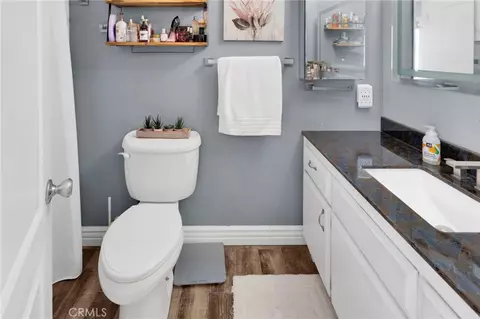 Bath - 11846 Ivy Ave, Hesperia, CA 92345 photo 3 of 5