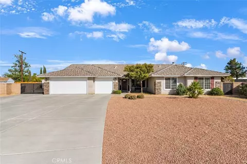 Exterior - 20463 Majestic Dr, Apple Valley, CA 92308 photo 2 of 13