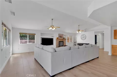 Living - 20463 Majestic Dr, Apple Valley, CA 92308 photo 6 of 10