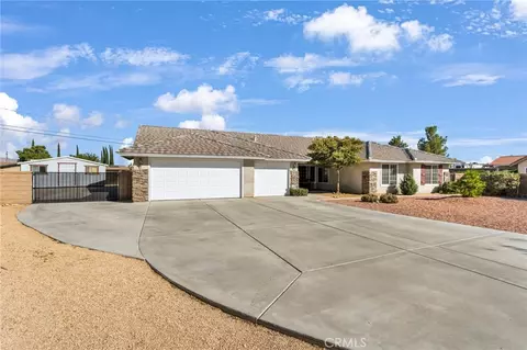Exterior - 20463 Majestic Dr, Apple Valley, CA 92308 photo 3 of 13