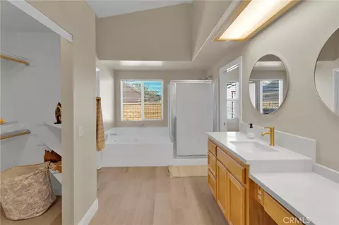 Bath - 20463 Majestic Dr, Apple Valley, CA 92308 photo 1 of 6