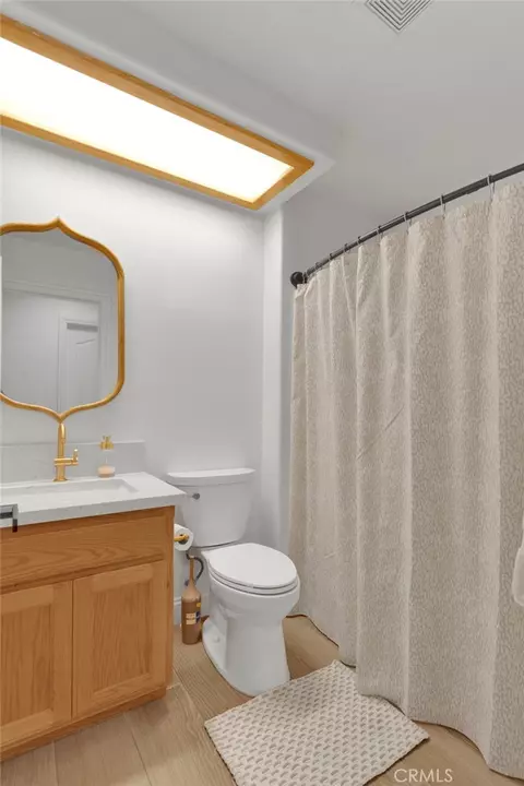 Bath - 20463 Majestic Dr, Apple Valley, CA 92308 photo 6 of 6