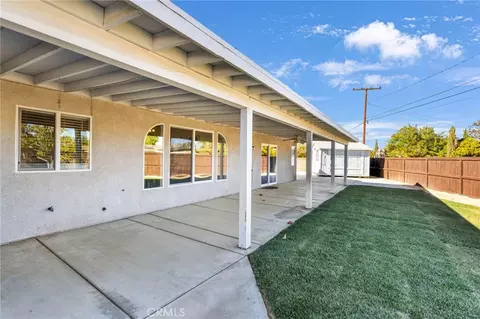 Exterior - 20463 Majestic Dr, Apple Valley, CA 92308 photo 7 of 13