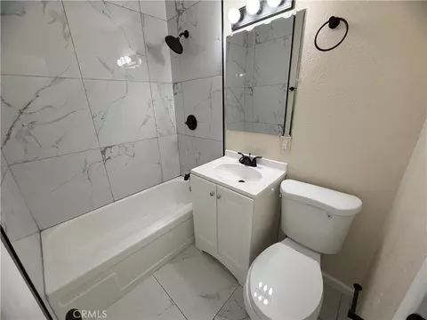 Bath - 1640 Sunset St, Barstow, CA 92311 photo 2 of 2