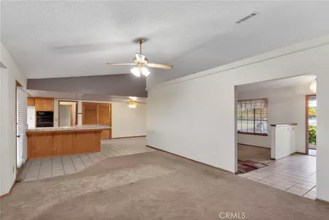Living - 4374 Sunset, Phelan, CA 92371 photo 7 of 9