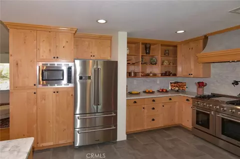 Kitchen - 17170 Yucca Rd, Apple Valley, CA 92307 photo 2 of 7