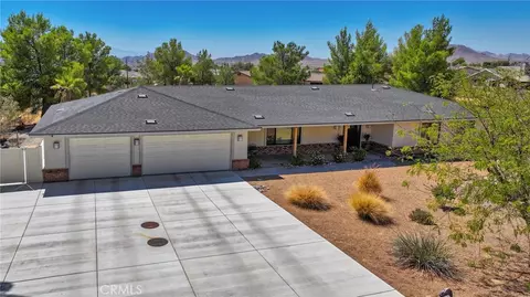 Exterior - 17170 Yucca Rd, Apple Valley, CA 92307 photo 14 of 15