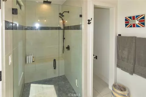 Bath - 17170 Yucca Rd, Apple Valley, CA 92307 photo 2 of 4