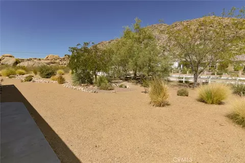 Exterior - 17170 Yucca Rd, Apple Valley, CA 92307 photo 4 of 15