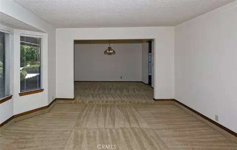 Living - 13564 Quapaw Rd, Apple Valley, CA 92308 photo 3 of 8