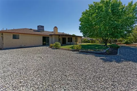 Exterior - 13564 Quapaw Rd, Apple Valley, CA 92308 photo 4 of 11