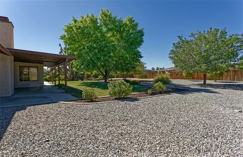Exterior - 13564 Quapaw Rd, Apple Valley, CA 92308 photo 3 of 11