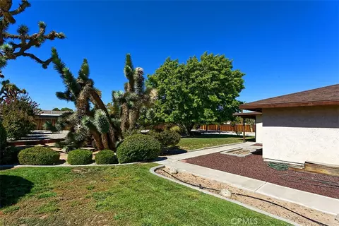 Exterior - 13564 Quapaw Rd, Apple Valley, CA 92308 photo 8 of 11
