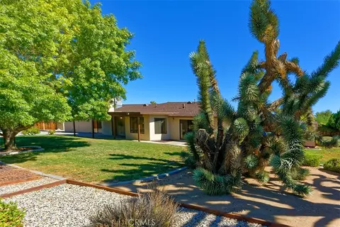 Exterior - 13564 Quapaw Rd, Apple Valley, CA 92308 photo 7 of 11