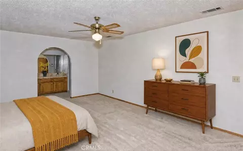Bedroom - 13564 Quapaw Rd, Apple Valley, CA 92308 photo 7 of 8