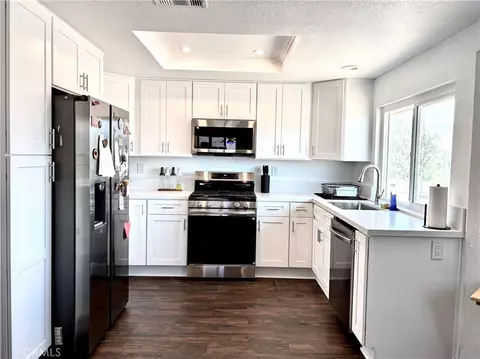 Kitchen - 18805 Yucca, Hesperia, CA 92345 photo 1 of 4