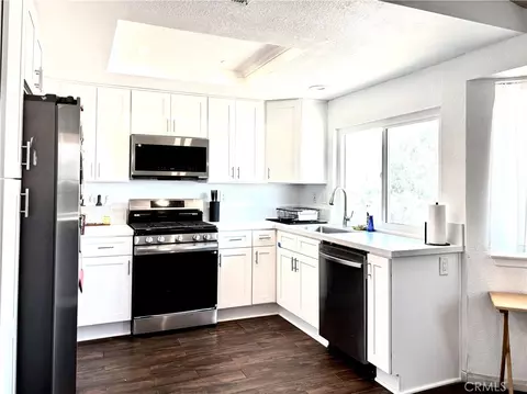 Kitchen - 18805 Yucca, Hesperia, CA 92345 photo 2 of 4