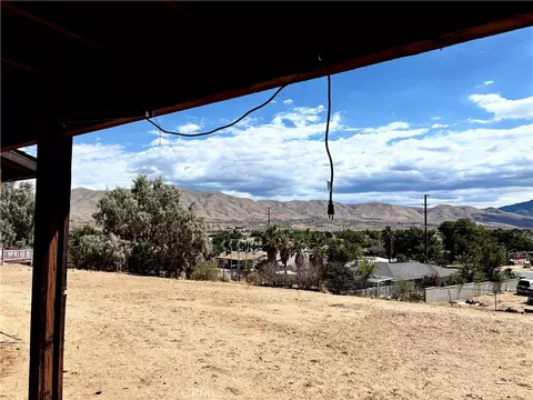 Exterior - 18805 Yucca, Hesperia, CA 92345 photo 4 of 4