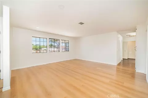 Living - 13009 Casco Rd, Apple Valley, CA 92308 photo 2 of 4