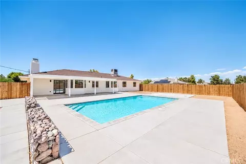 Exterior - 13009 Casco Rd, Apple Valley, CA 92308 photo 3 of 5