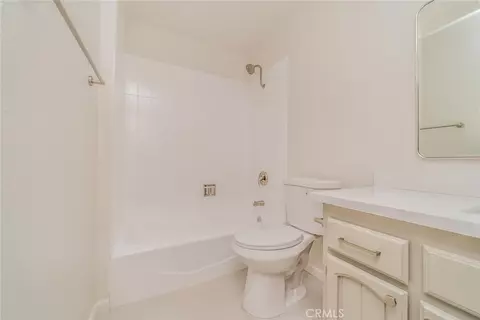 Bath - 13009 Casco Rd, Apple Valley, CA 92308 photo 2 of 2