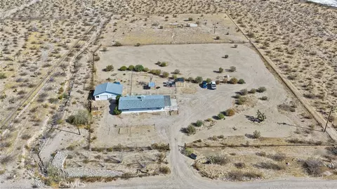View/Area - 36368 Cochise, Lucerne Valley, CA 92356 photo 2 of 10