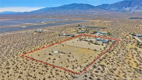 View/Area - 36368 Cochise, Lucerne Valley, CA 92356 photo 6 of 10