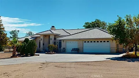 Exterior - 21723 Hercules St, Apple Valley, CA 92308 photo 2 of 21