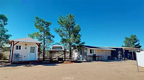 Exterior - 21723 Hercules St, Apple Valley, CA 92308 photo 15 of 21