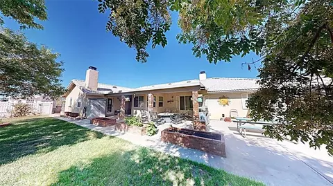 Exterior - 21723 Hercules St, Apple Valley, CA 92308 photo 12 of 21