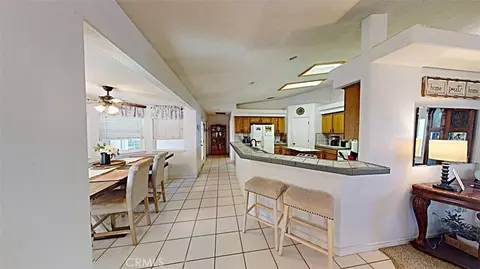 Entry Way - 21723 Hercules St, Apple Valley, CA 92308 photo 6 of 10