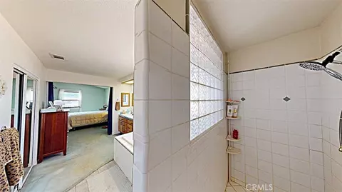 Bath - 21723 Hercules St, Apple Valley, CA 92308 photo 4 of 6