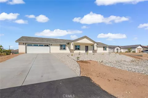 Exterior - 16218 Quantico Rd E, Apple Valley, CA 92307 photo 5 of 6