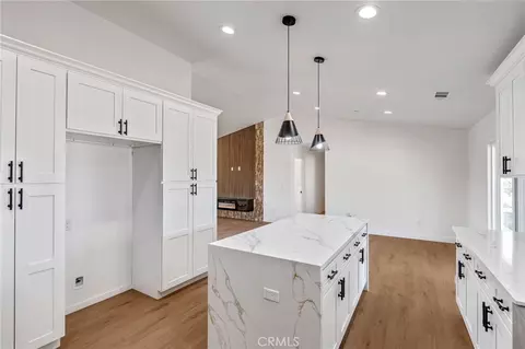 Kitchen - 16218 Quantico Rd E, Apple Valley, CA 92307 photo 4 of 5