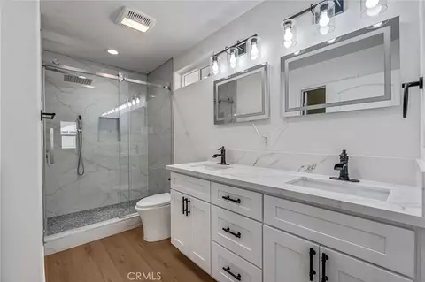 Bath - 16218 Quantico Rd E, Apple Valley, CA 92307 photo 4 of 4