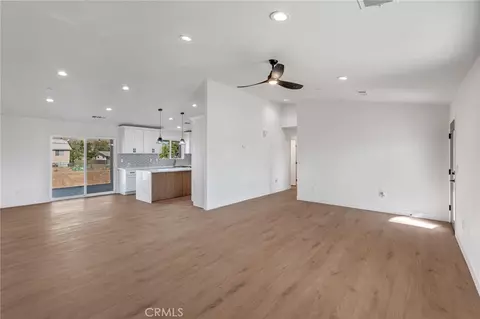Living - 16218 Quantico Rd E, Apple Valley, CA 92307 photo 5 of 6