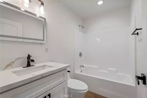 Bath - 16218 Quantico Rd E, Apple Valley, CA 92307 photo 2 of 4