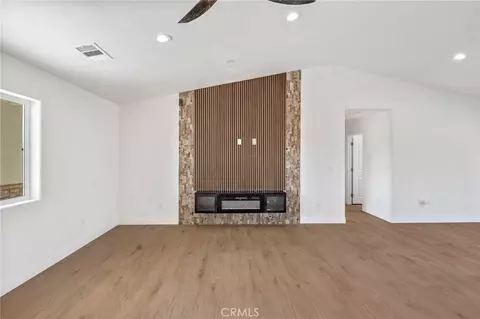 Living - 16218 Quantico Rd E, Apple Valley, CA 92307 photo 3 of 6